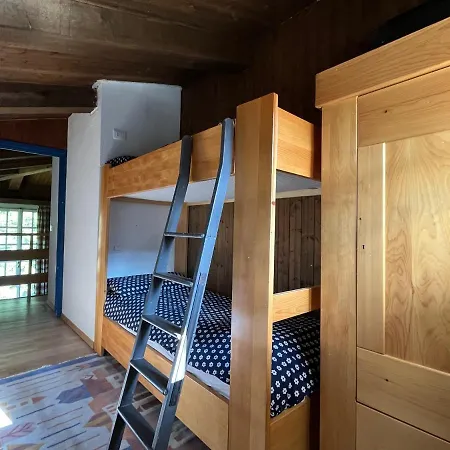 Tuckett - A Large Flat For Families And Groups Of Friends
